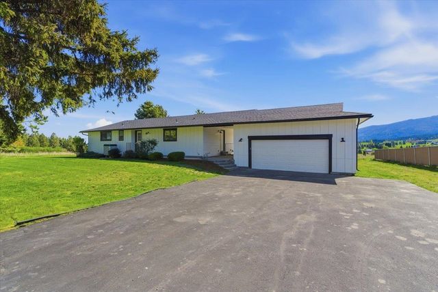5621 S Conklin Rd, Greenacres, WA 99016