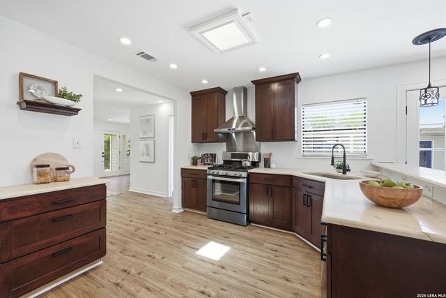 334 Karen Ln, San Antonio, TX 78209