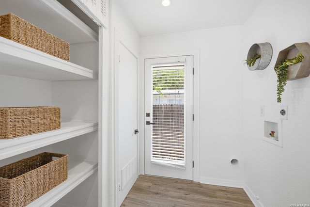 334 Karen Ln, San Antonio, TX 78209