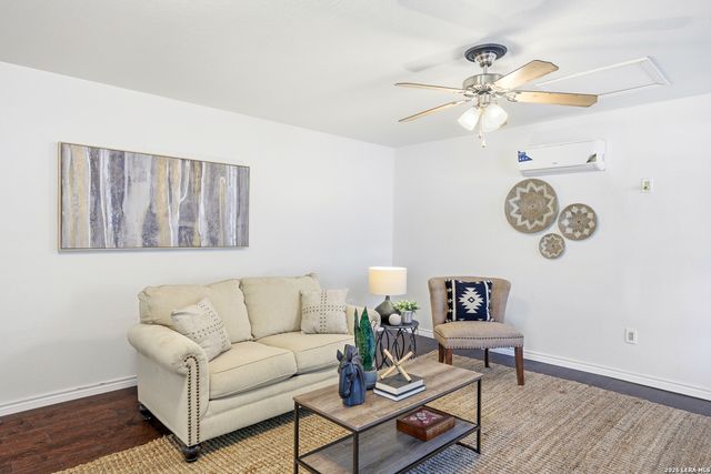 334 Karen Ln, San Antonio, TX 78209