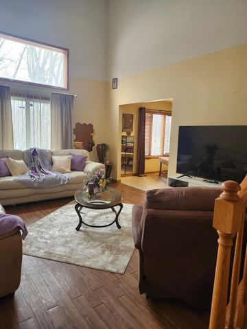 1763 Amber Drive, Hobart, IN 46342
