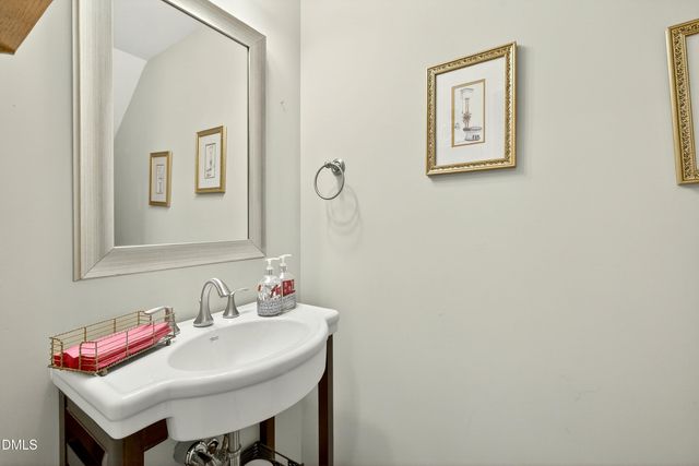 2025 Great Ridge Parkway, Chapel Hill, NC 27516