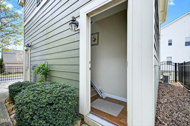 2025 Great Ridge Parkway, Chapel Hill, NC 27516