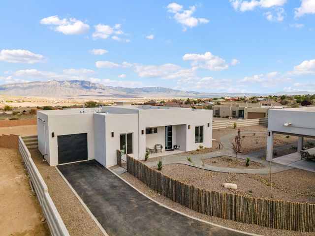 716 Colorado Mountain Road NE, Rio Rancho, NM 87124