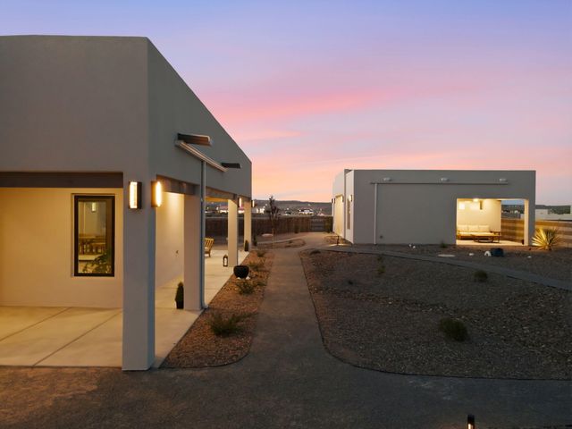 716 Colorado Mountain Road NE, Rio Rancho, NM 87124