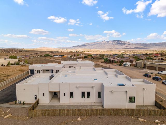 716 Colorado Mountain Road NE, Rio Rancho, NM 87124
