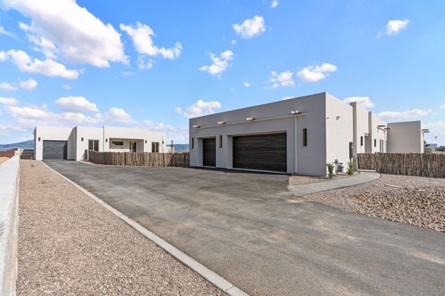 716 Colorado Mountain Road NE, Rio Rancho, NM 87124