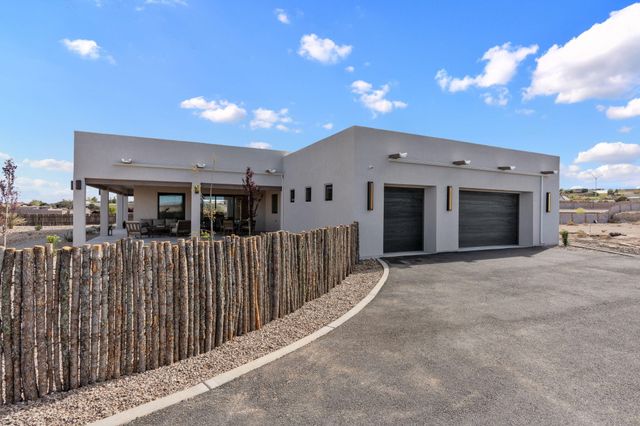 716 Colorado Mountain Road NE, Rio Rancho, NM 87124