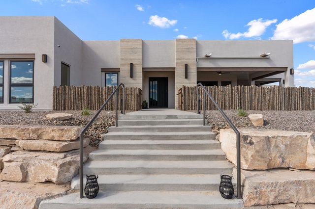 716 Colorado Mountain Road NE, Rio Rancho, NM 87124