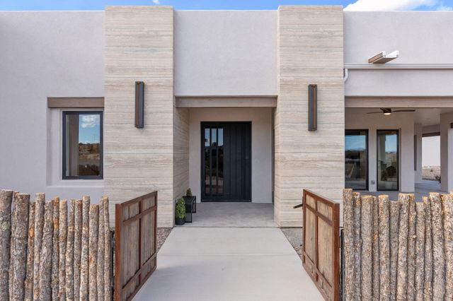 716 Colorado Mountain Road NE, Rio Rancho, NM 87124