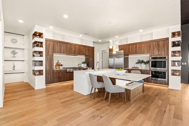 716 Colorado Mountain Road NE, Rio Rancho, NM 87124
