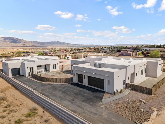 716 Colorado Mountain Road NE, Rio Rancho, NM 87124