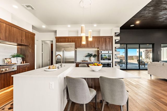 716 Colorado Mountain Road NE, Rio Rancho, NM 87124
