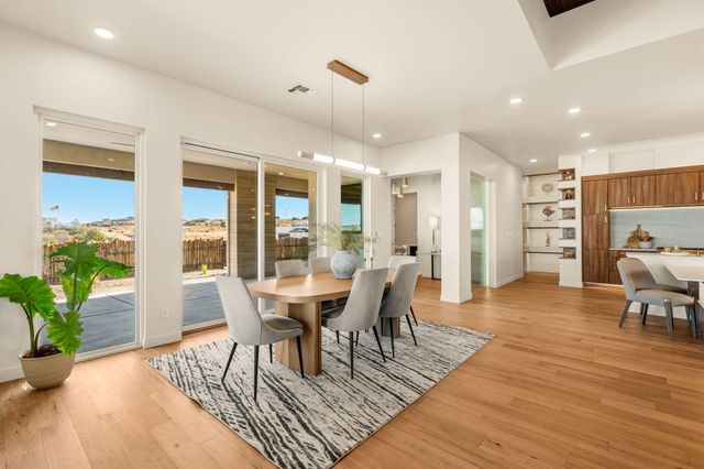 716 Colorado Mountain Road NE, Rio Rancho, NM 87124