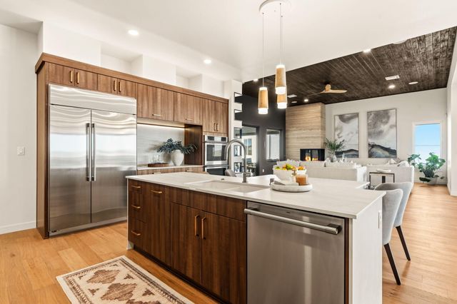 716 Colorado Mountain Road NE, Rio Rancho, NM 87124