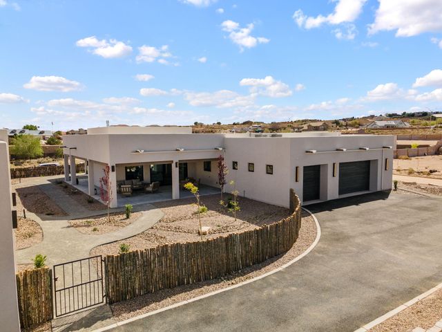 716 Colorado Mountain Road NE, Rio Rancho, NM 87124