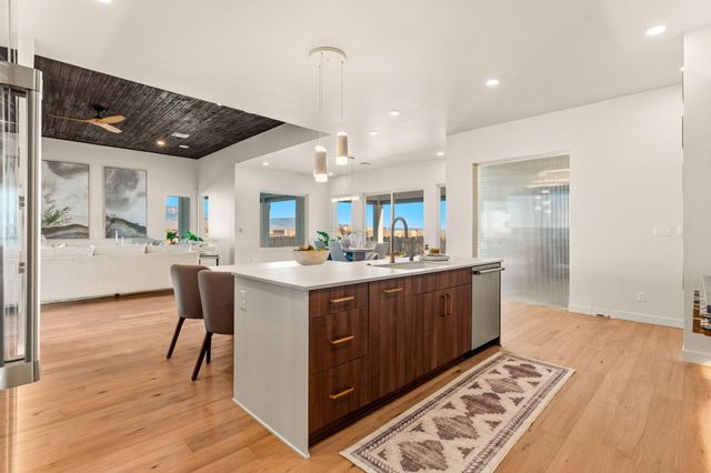 716 Colorado Mountain Road NE, Rio Rancho, NM 87124