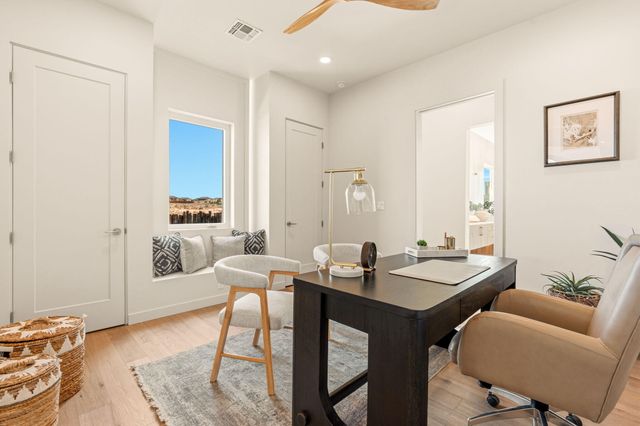 716 Colorado Mountain Road NE, Rio Rancho, NM 87124
