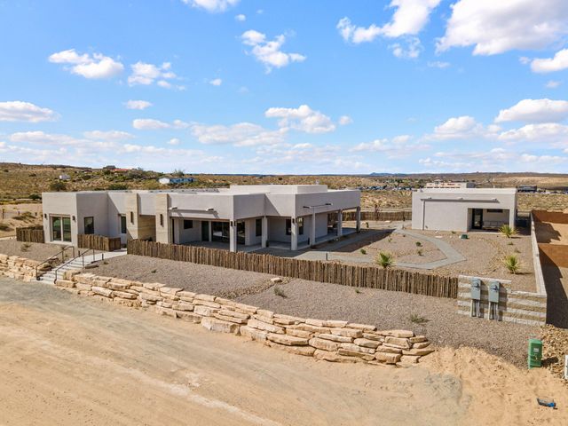 716 Colorado Mountain Road NE, Rio Rancho, NM 87124