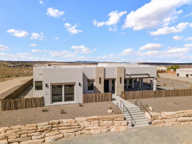 716 Colorado Mountain Road NE, Rio Rancho, NM 87124