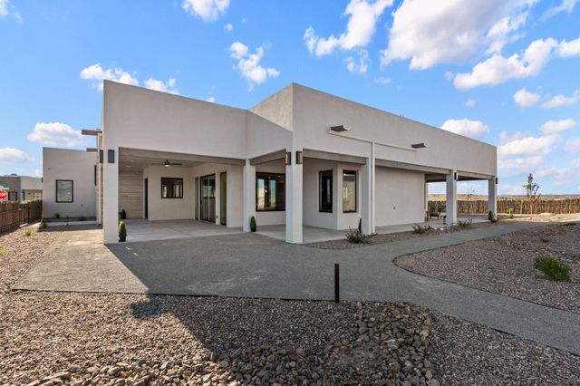 716 Colorado Mountain Road NE, Rio Rancho, NM 87124