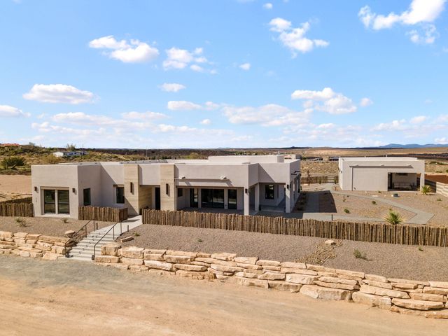716 Colorado Mountain Road NE, Rio Rancho, NM 87124