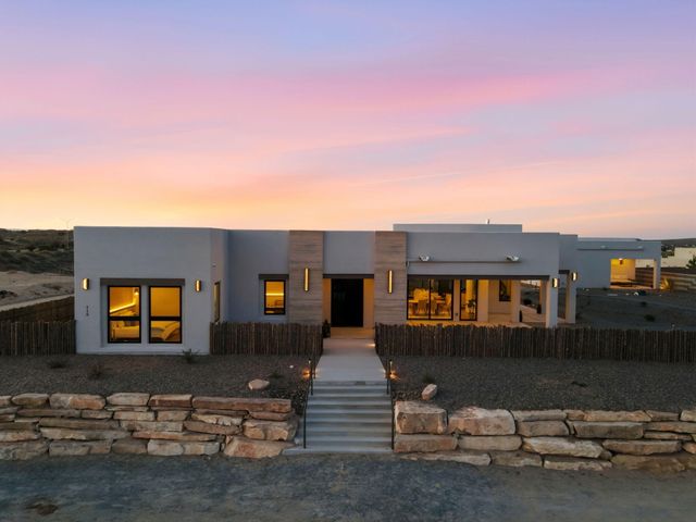 716 Colorado Mountain Road NE, Rio Rancho, NM 87124