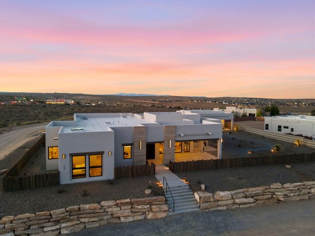 716 Colorado Mountain Road NE, Rio Rancho, NM 87124