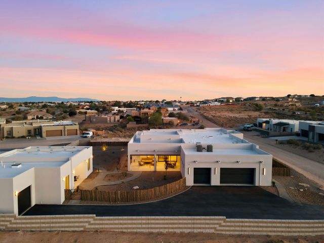 716 Colorado Mountain Road NE, Rio Rancho, NM 87124