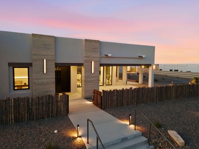 716 Colorado Mountain Road NE, Rio Rancho, NM 87124