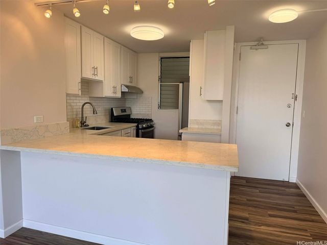 949 Ala Nanala Street 1202, Honolulu, HI 96818