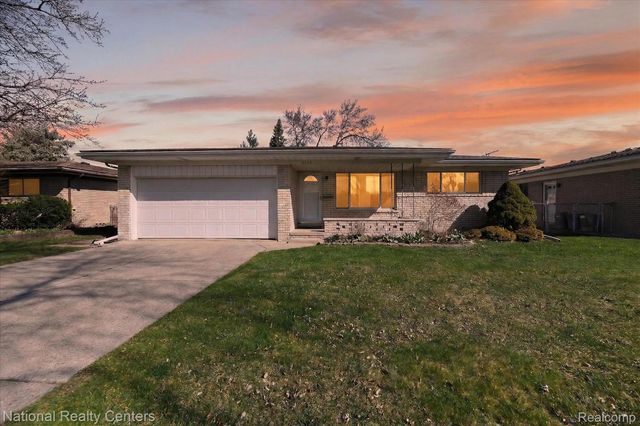 13177 Grand Haven Drive, Sterling Heights, MI 48312