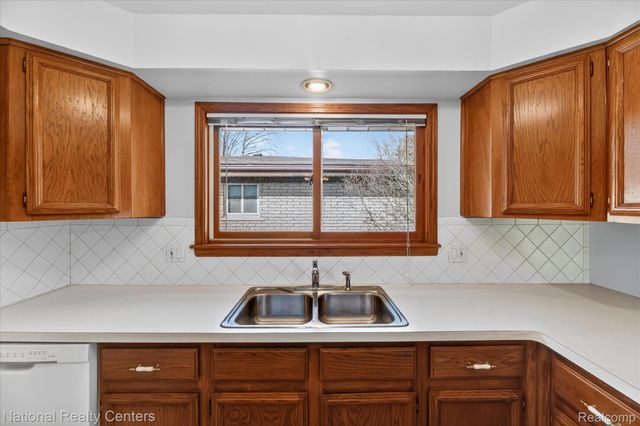 13177 Grand Haven Drive, Sterling Heights, MI 48312