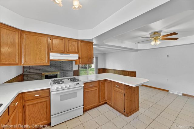 13177 Grand Haven Drive, Sterling Heights, MI 48312
