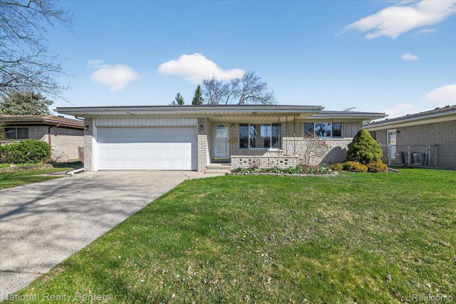 13177 Grand Haven Drive, Sterling Heights, MI 48312