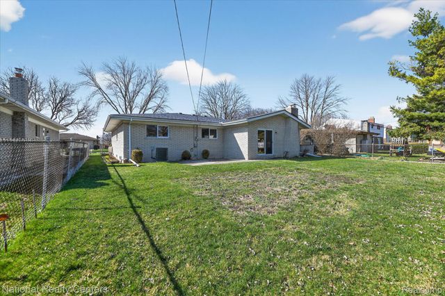 13177 Grand Haven Drive, Sterling Heights, MI 48312