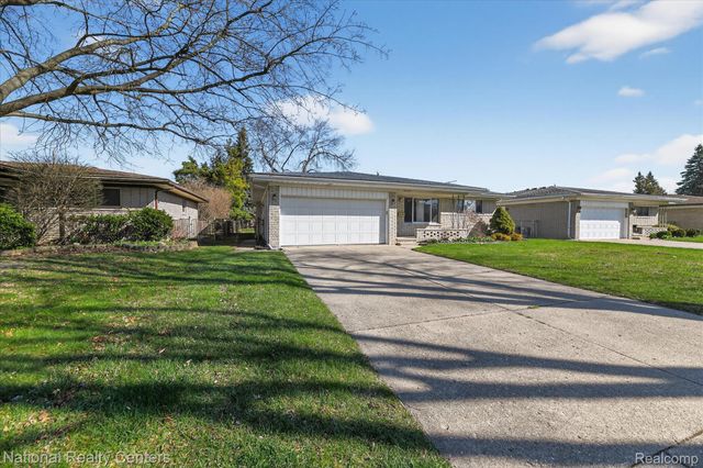 13177 Grand Haven Drive, Sterling Heights, MI 48312