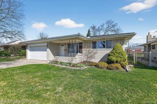 13177 Grand Haven Drive, Sterling Heights, MI 48312