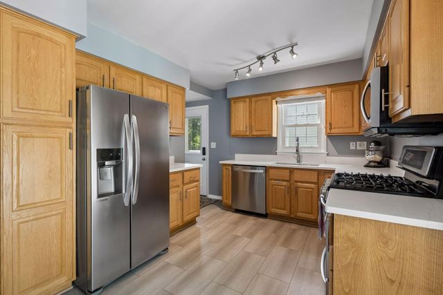 3350 Wyoming Avenue S, Saint Louis Park, MN 55426
