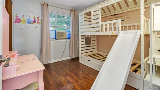 3 Altamont Avenue, Sea Cliff, NY 11579