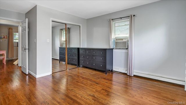 3 Altamont Avenue, Sea Cliff, NY 11579