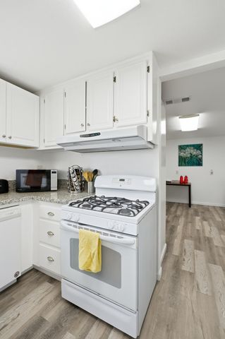 426 W Terra Bella Avenue, Pixley, CA 93256