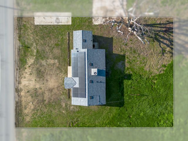 426 W Terra Bella Avenue, Pixley, CA 93256