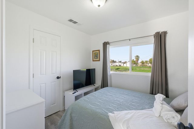 426 W Terra Bella Avenue, Pixley, CA 93256