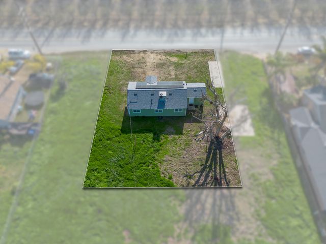 426 W Terra Bella Avenue, Pixley, CA 93256