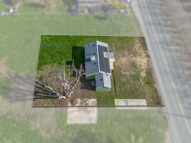 426 W Terra Bella Avenue, Pixley, CA 93256