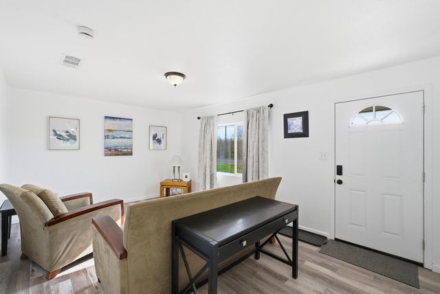 426 W Terra Bella Avenue, Pixley, CA 93256