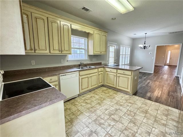 4914 Ross, Northport, AL 35475