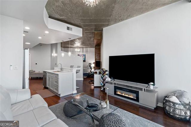 400 W Peachtree Street NW 2403, Atlanta, GA 30308