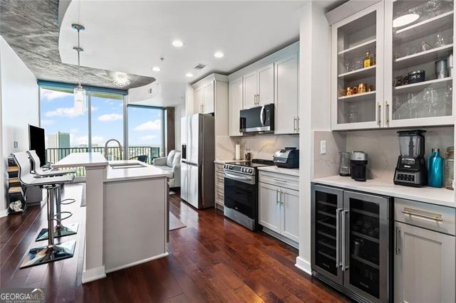 400 W Peachtree Street NW 2403, Atlanta, GA 30308